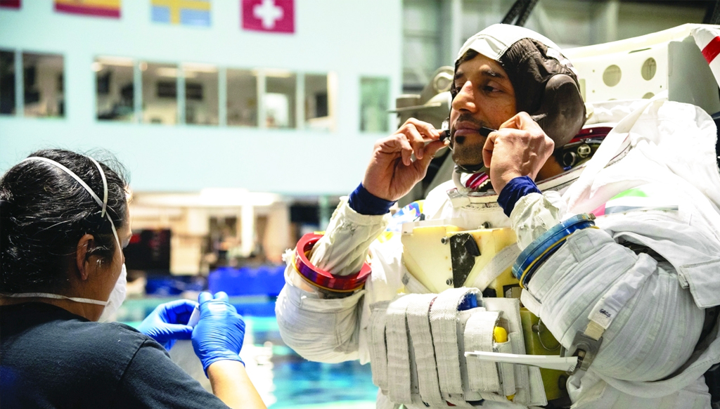 سلطان النيادي ينطلق اليوم في مهمة «طموح زايد 2»