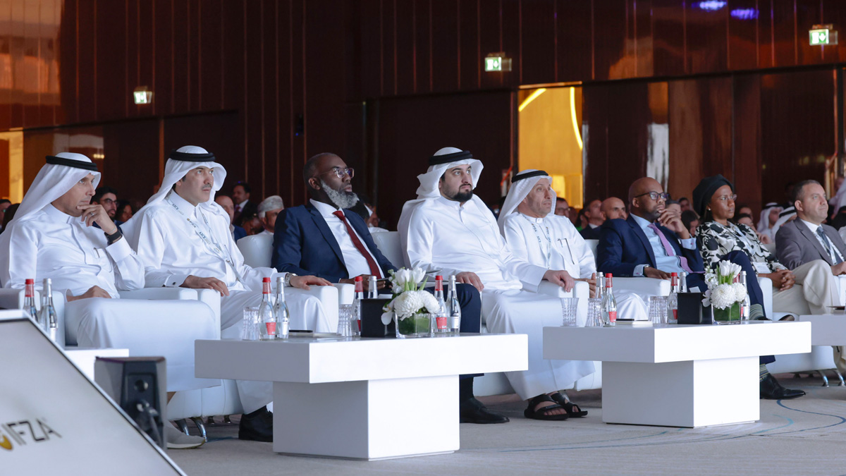 أحمد بن محمد يشهد افتتاح الدورة التاسعة للمؤتمر والمعرض العالمي للمناطق الحرة