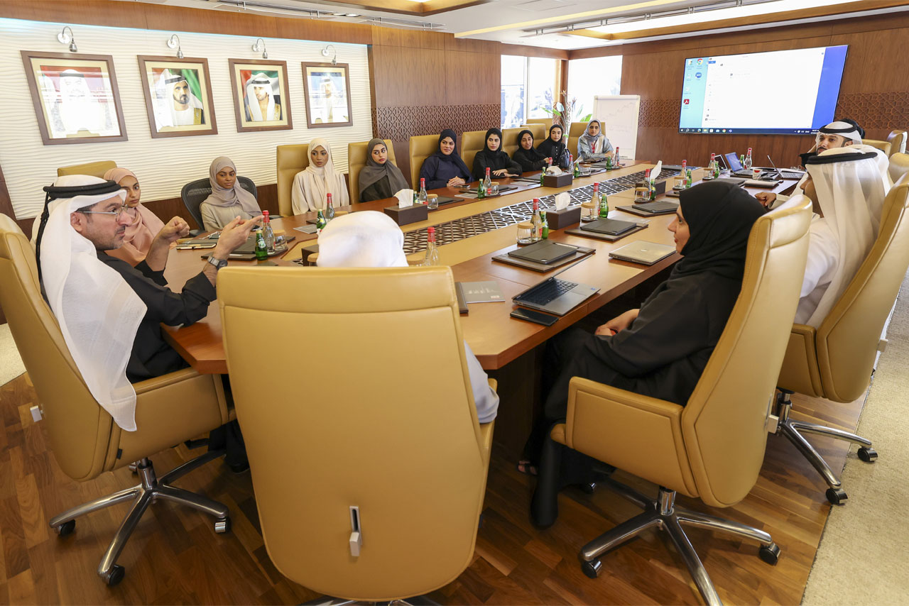 "دبي للإعلام" تحتفي بطلبة برنامج "صناع الإبداع"