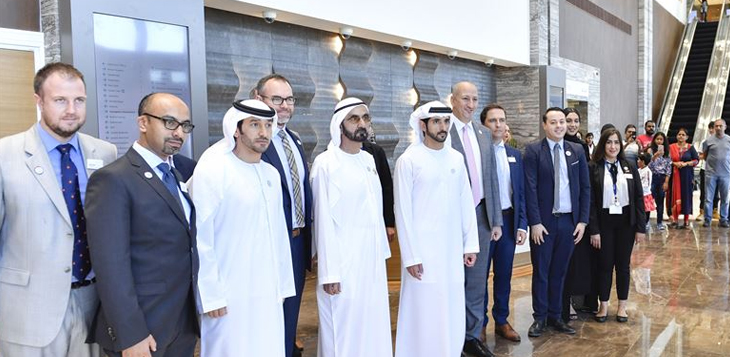 محمد بن راشد يزور مستشفى "ميديكلينيك - بارك فيو"