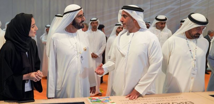 محمد بن راشد يزور معرض القمة العالمية لطاقة المستقبل ويطلع على المشاريع العملاقة في القاعة الرئيسية لـ"أدنيك"