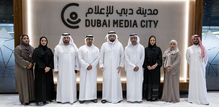 أحمد بن محمد يزور عدداً من المؤسسات الإعلامية المحلية والعربية في مدينة دبي للإعلام