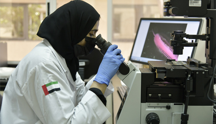 مختبر الموانئ والجمارك والمنطقة الحرة المركزي في دبي يجري 1500 تحليل لفحص كفاءة وسلامة الأنظمة البيئية خلال النصف الأول من عام 2021 