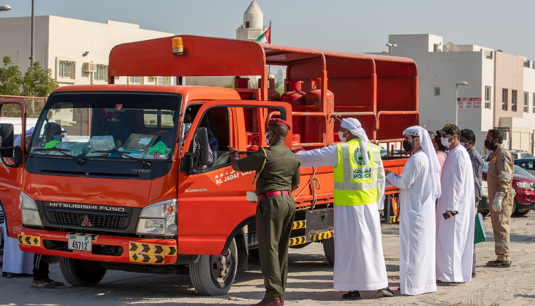 لجنة دبي للمواد البترولية تجري عمليات تفتيش شاملة على مركبات توزيع أسطوانات غاز البترول المسال