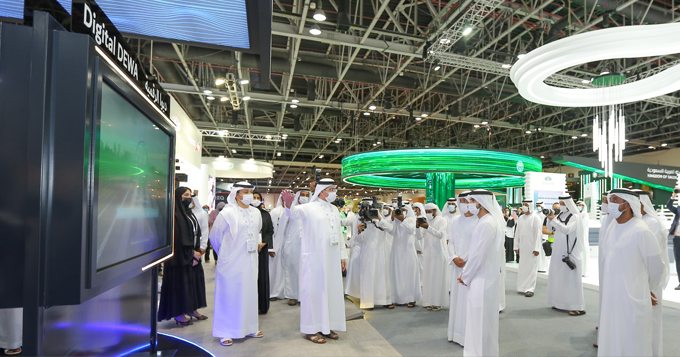 سمو الشيخ حمدان بن محمد بن راشد آل مكتوم يطلع على أبرز مبادرات وبرامج هيئة كهرباء ومياه دبي الهادفة إلى إعادة صياغة مستقبل الخدمات ورسم ملامح ابتكارات العقد المقبل