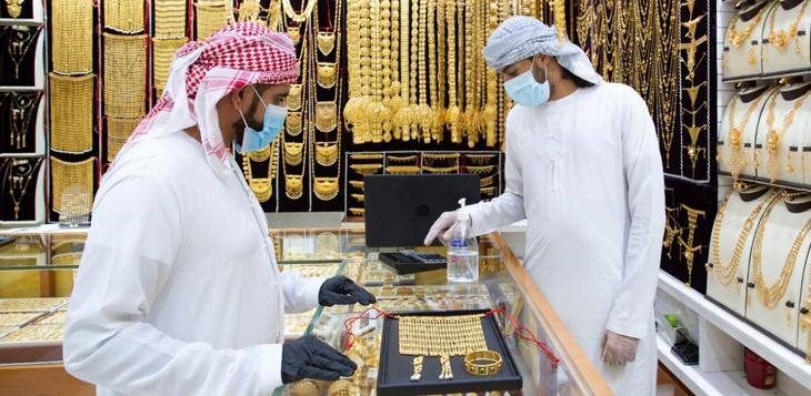 سوق الذهب في دبي يستقبل محبي المجوهرات والمعادن النفيسة بإجراءات وقائية مكثفة لحماية الزوار والعاملين   