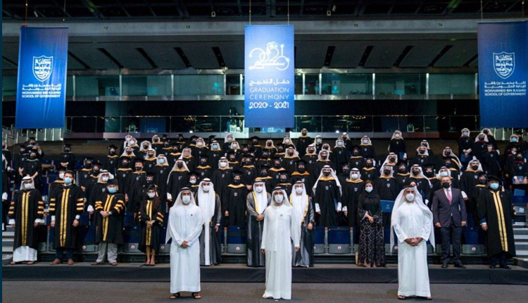 نائب رئيس الدولة يشهد تخرج الدفعتين السابعة والثامنة لطلبة الماجستير في كلية "محمد بن راشد للإدارة الحكومية"