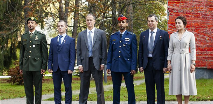 حمدان بن محمد يطمئن على تمام استعدادات رائدي الفضاء الإماراتيين المنصوري والنيادي مع دخولهما مرحلة العزل الصحي