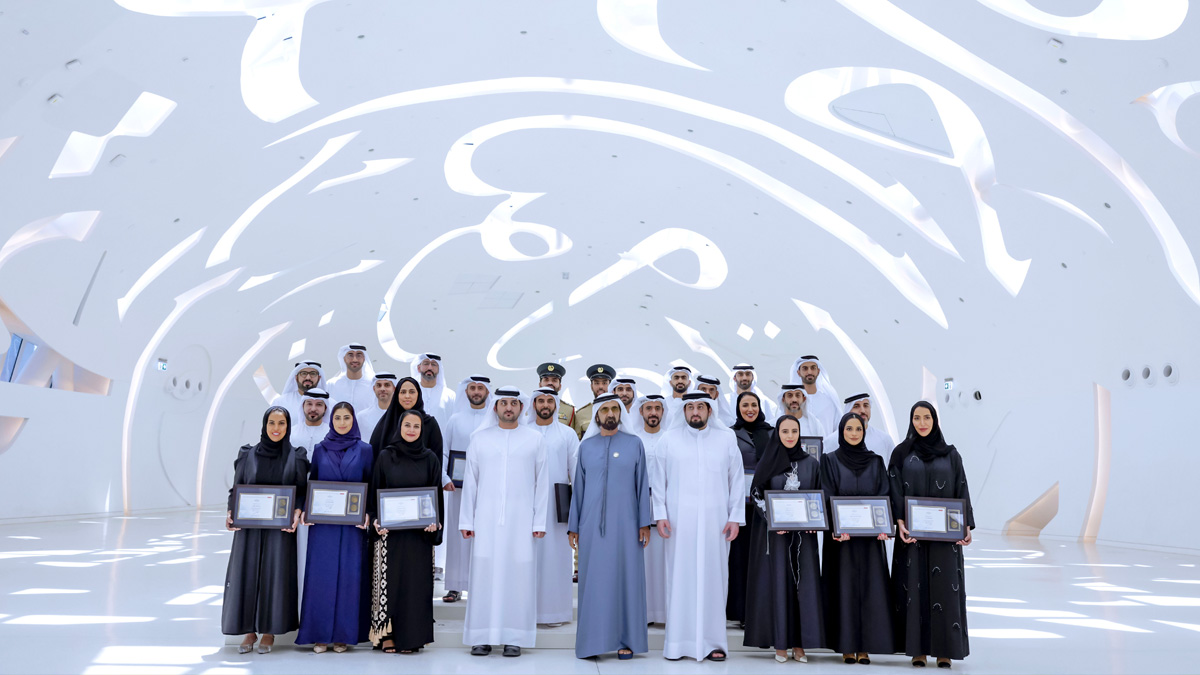 محمد بن راشد يشهد تخريج دفعة جديدة من برنامج القيادات