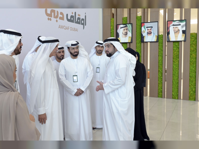 أحمد بن محمد يزور "أوقاف دبي"