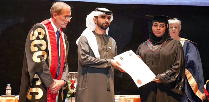 منصور بن محمد يشهد حفل تخريج طلاب الكلية الملكية الايرلندية للجراحين في دبي