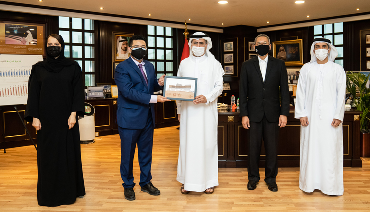 سعيد محمد الطاير يبحث تعزيز أطر التعاون المشترك مع مركز التكنولوجيا الخضراء وتغيير المناخ الماليزي