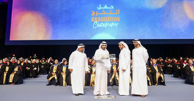 ولي عهد دبي يشهد أول حفل تخريج لجامعة حمدان بن محمد الذكية باستخدام تقنية "بلوك تشين"