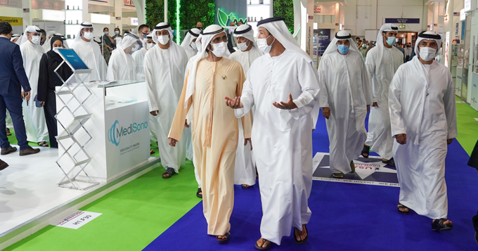 محمد بن راشد: "صحة المواطن والمقيم والزائر أمانة وواجب نوفر كل الضمانات للوفاء به على الوجه الأكمل"