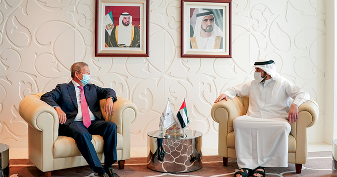 أحمد بن محمد يستقبل نائب رئيس اللجنة الأولمبية الدولية 