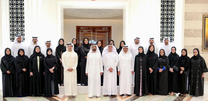 محمد بن راشد يشهد تخريج دفعة جديدة من منتسبي خبراء الاتصال الحكومي