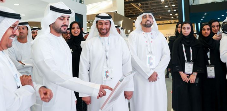 مكتوم بن محمد يزور معرض جيتكس ويطّلع على أحدث المشاريع التقنية لعدد من الجهات الحكومية