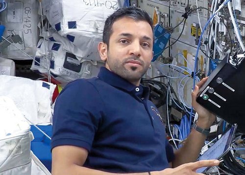 سلطان النيادي يعود إلى الإمارات الإثنين المقبل