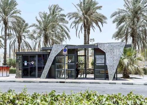 «طرق دبي» تفتتح الجيل الجديد من مظلات الحافلات بـ 4 مناطق