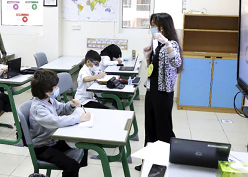 مدارس الإمارات تبدأ في استقبال طلبة العام الدراسي الجديد
