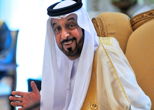 رئيس الدولة يمنح وسام «أبطال الإنسانية» لمن ضحوا بحياتهم في مواجهة «كورونا»