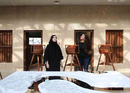 «دبي للثقافة» تسرد جماليات دانة الدنيا في صور «حكايات»