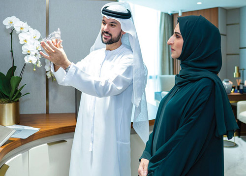 «عائلة اللؤلؤ» تفتخر بوفائها لتراثها الإماراتي بلمسة معاصرة